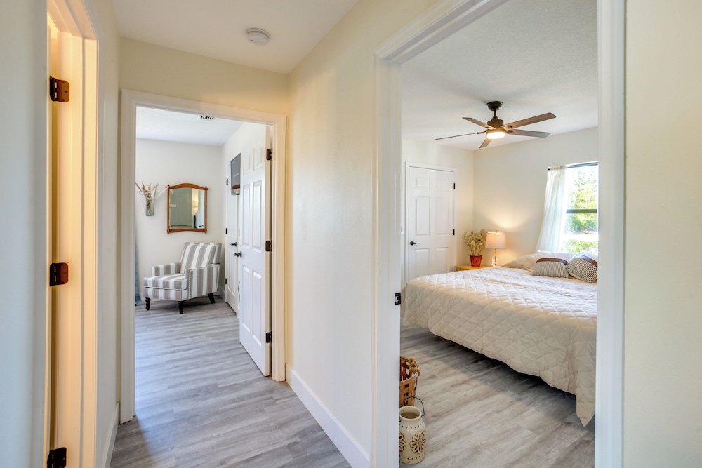 10 Mi to Beaches: Port Charlotte Paradise