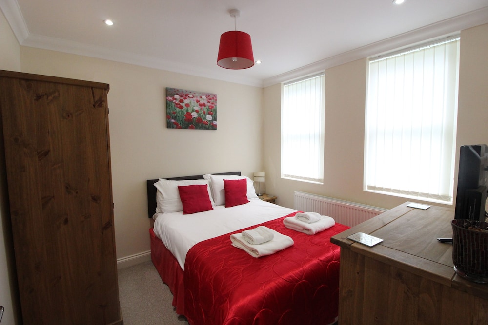 Westcliff House - 4 Bedrooms view 4