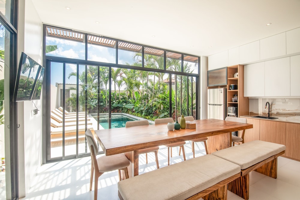 Mateo Villa Marvelous 6BR 2 Mins to Beach