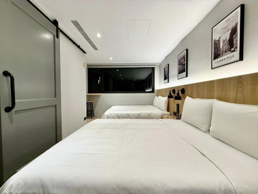 N2 Hotel