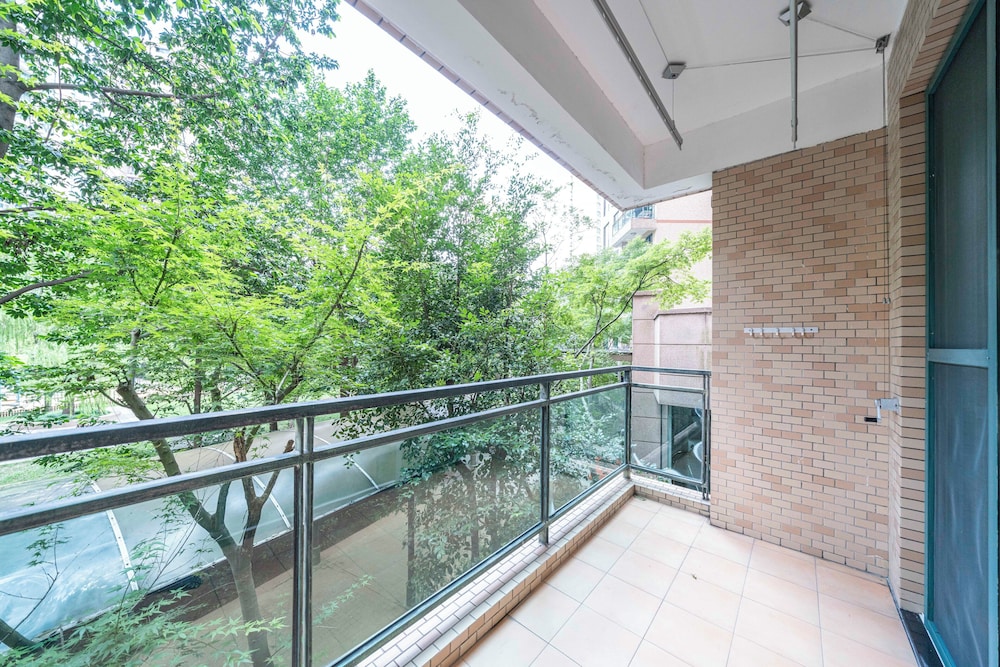 Tyms 2BR APT Lujiazui Renheng Riverside