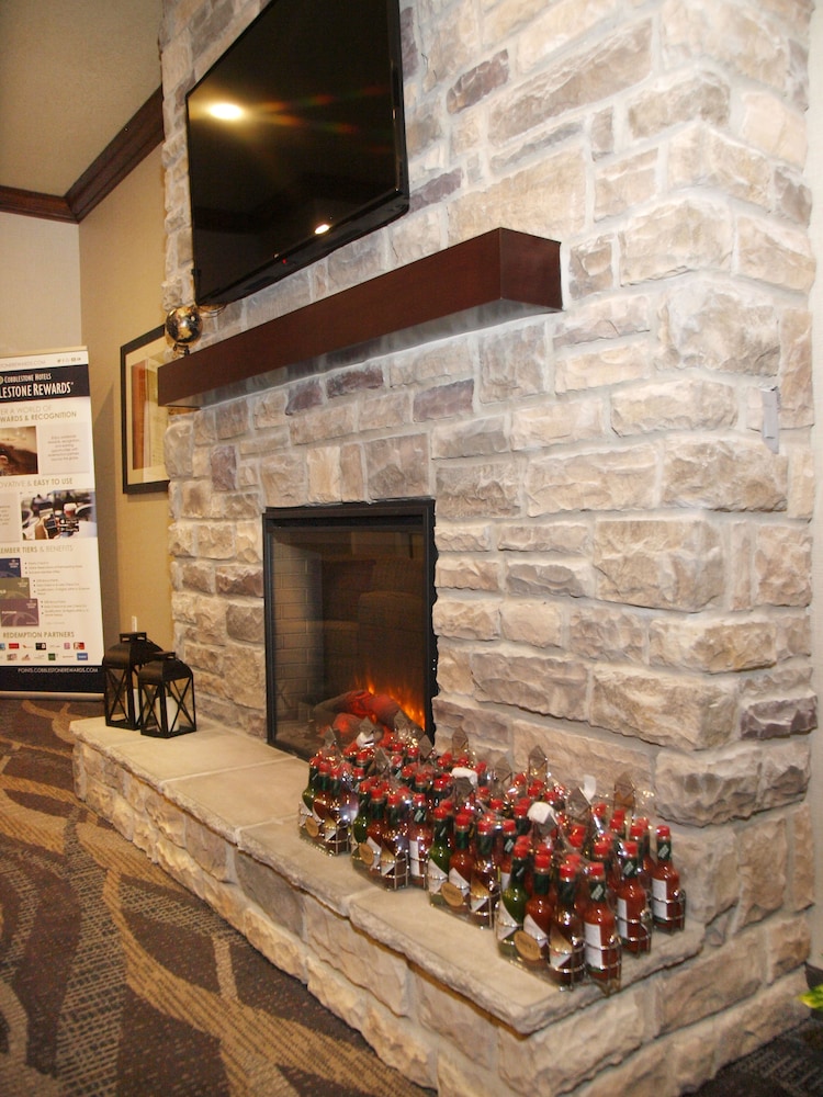 Cobblestone Inn & Suites - Vinton