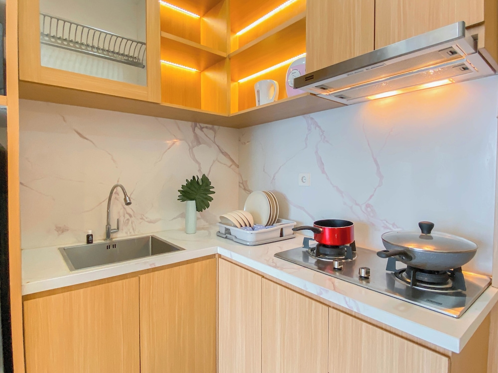 Warm Contemporary 2Br Apartment At Samara Suites