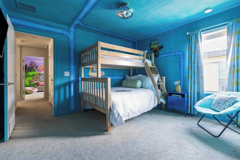 Sleeps 20! Resort Home Near Disney, Pool+game Room Twice-as-nice by Avantstay