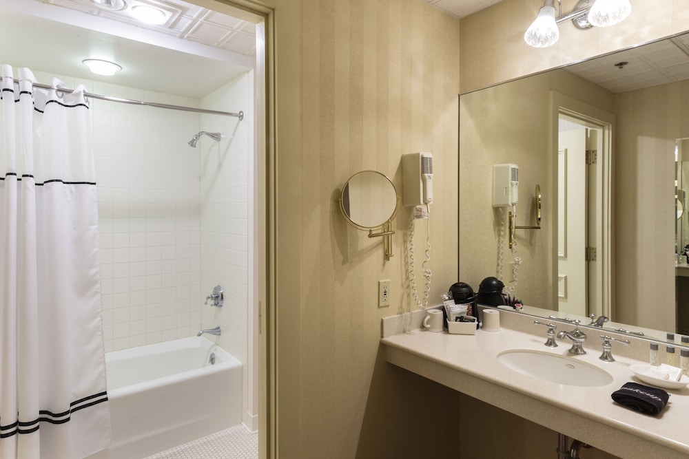 Hotel Winneshiek