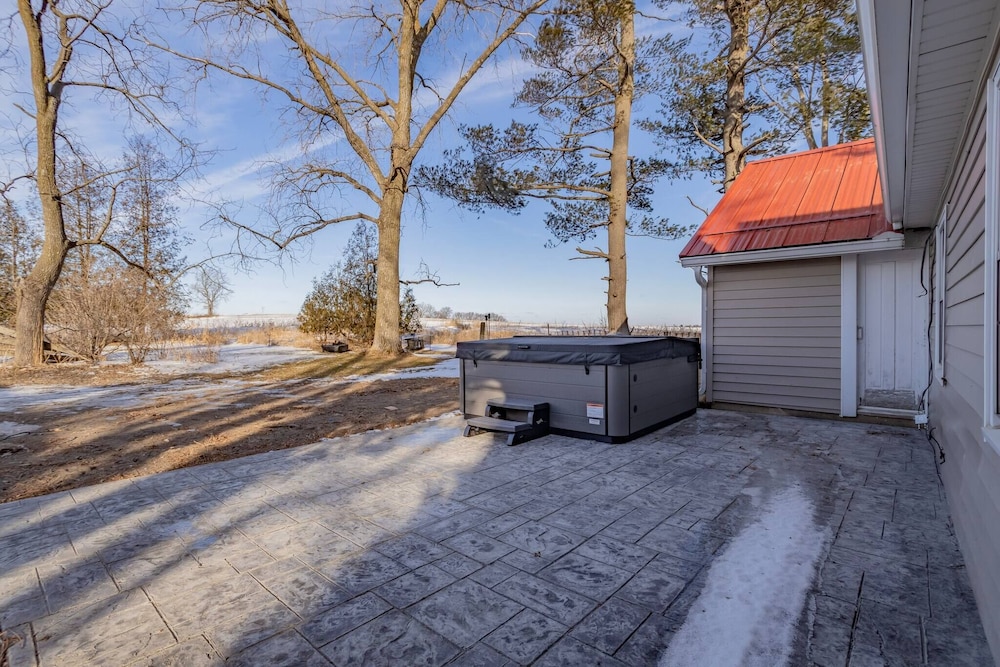 Escape To The Countryside At Black Oak Farm