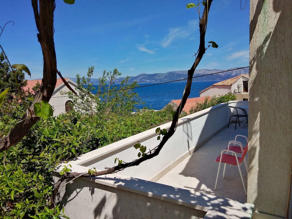 Guest House Hazdovac - Two Bedroom Apartment With Terrace and Sea View view 5