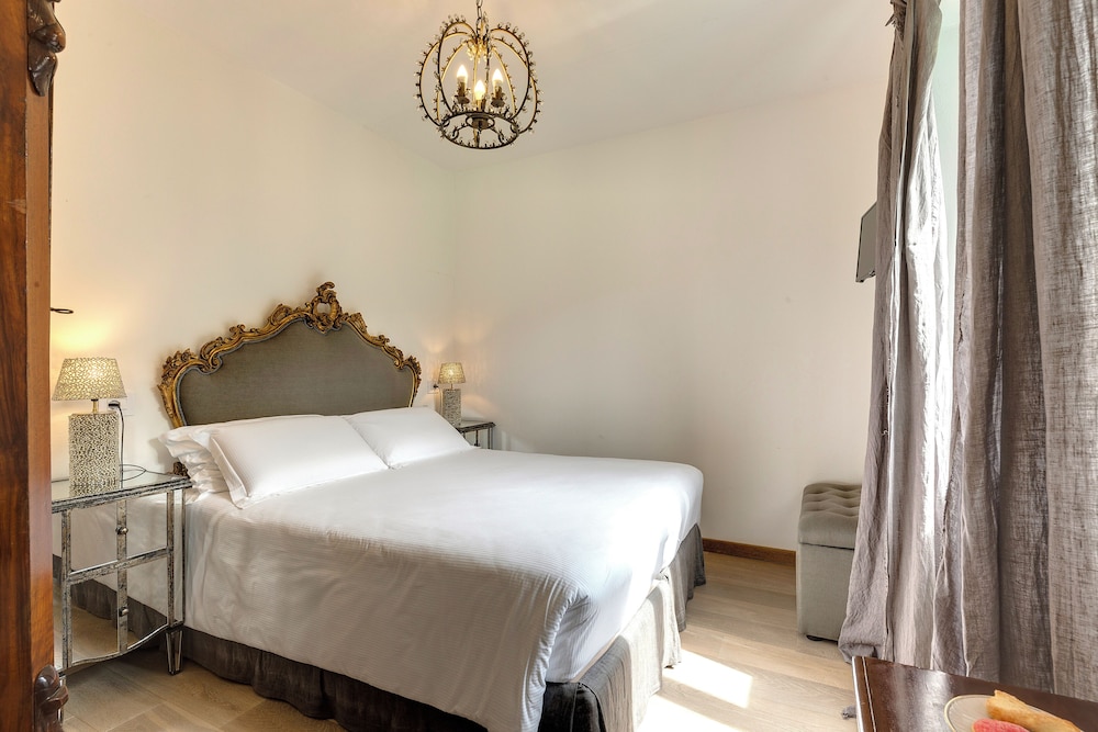 Entire Hilltop Villa With Private Pool In Palazzuolo Sul Senio