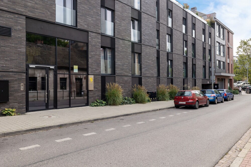Brick House Apartment Cracow by Renters view 5