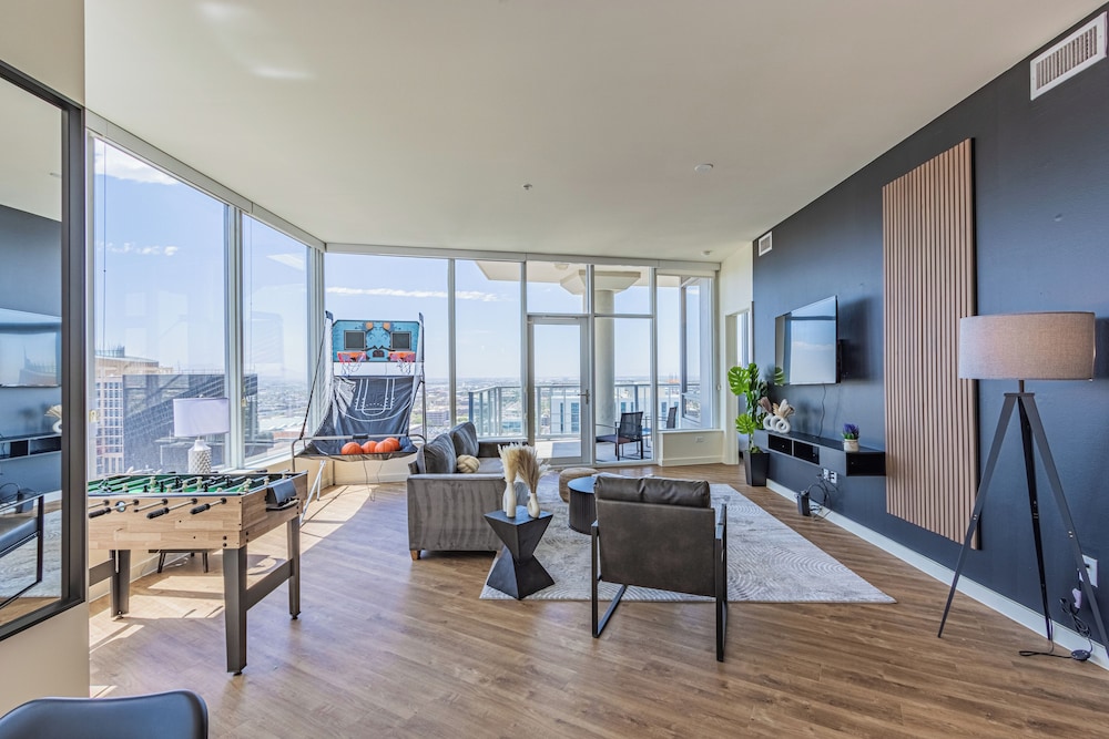 ROVE LIVING/KL - 44 Monroe