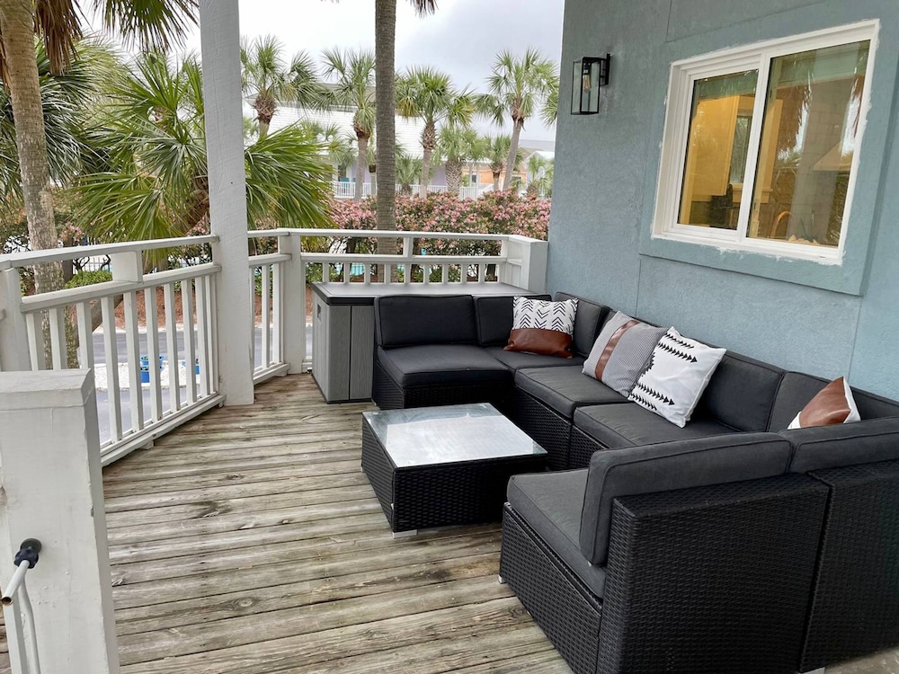 Days Like This -spacious Home Steps From the Beach