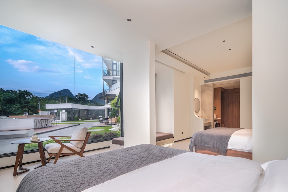 Karst Scenic Hotel