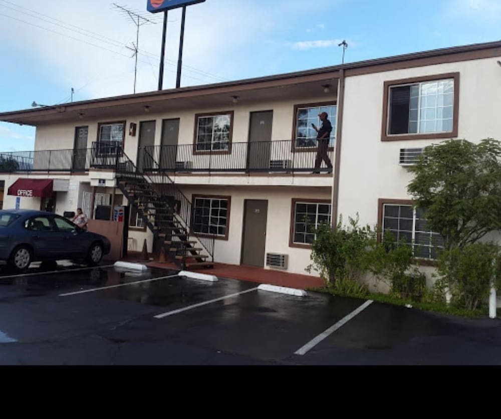Colton Motel