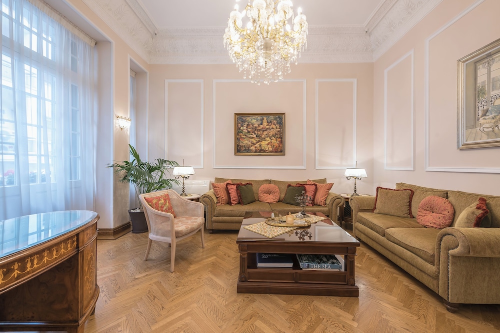The Rare Luxury Gem in Kolonaki Sq - near Syntagma
