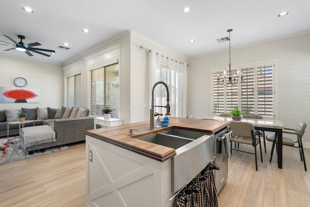 Dublin in Gilbert With 4 Bedrooms and 2 Bathrooms