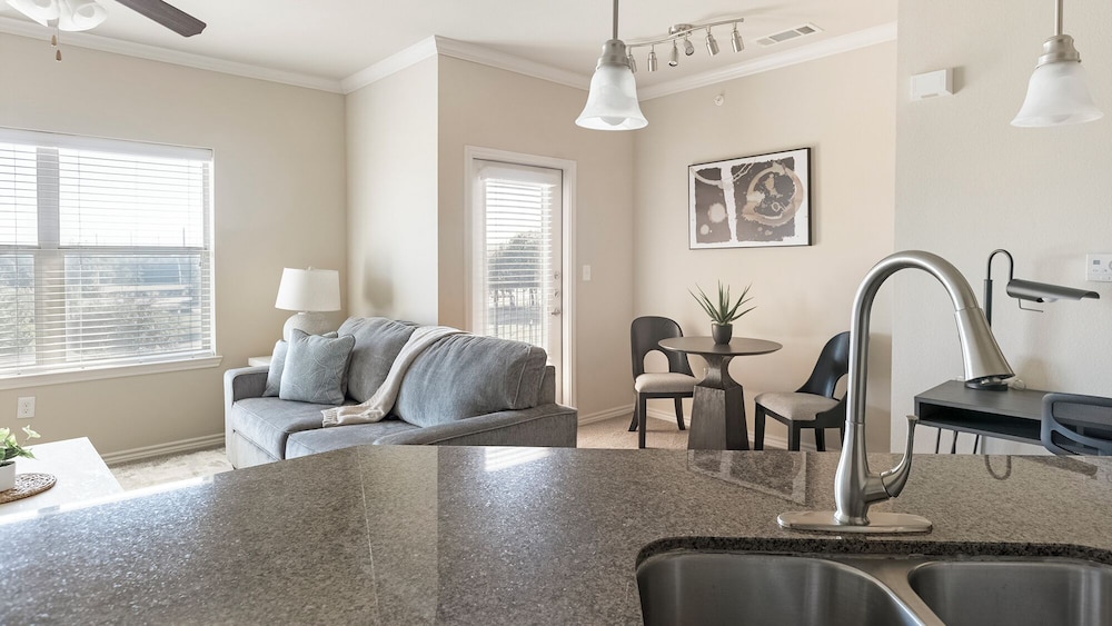 Landing Furnished Apartments near East Arlington