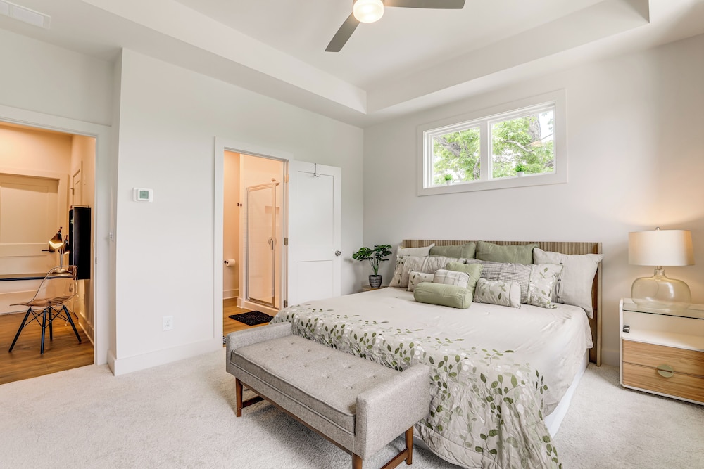 Townhome 1 Mi to Grant Park & Atlanta Beltline!