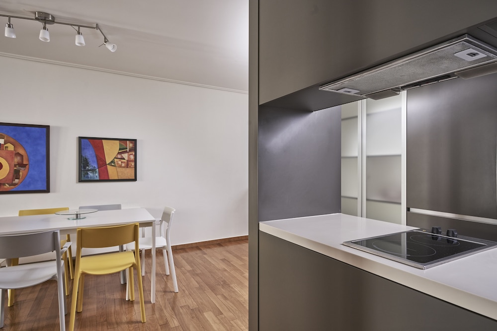 Contemporary Comfy Apt
