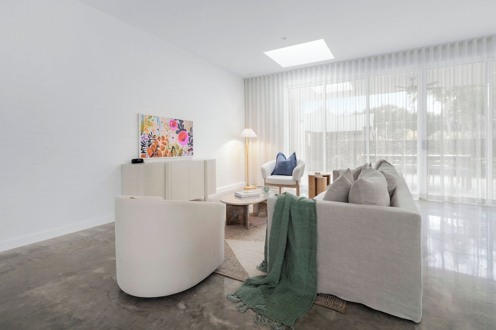Rubus Residences, Berry - by Linnaeus Collection