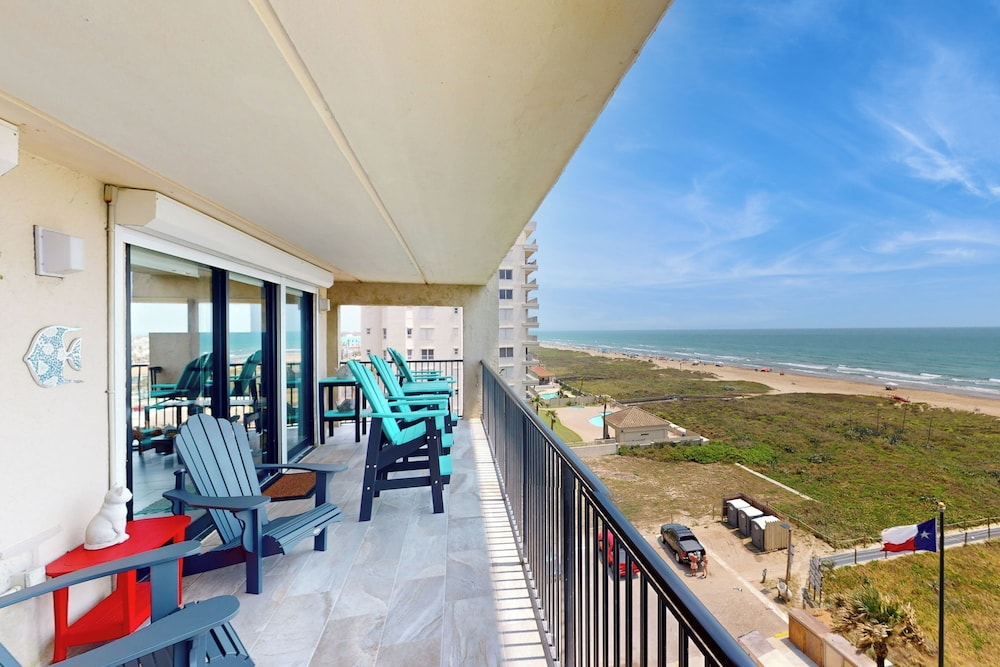 Beautifully Furnished Condo w/ Breathtaking Views