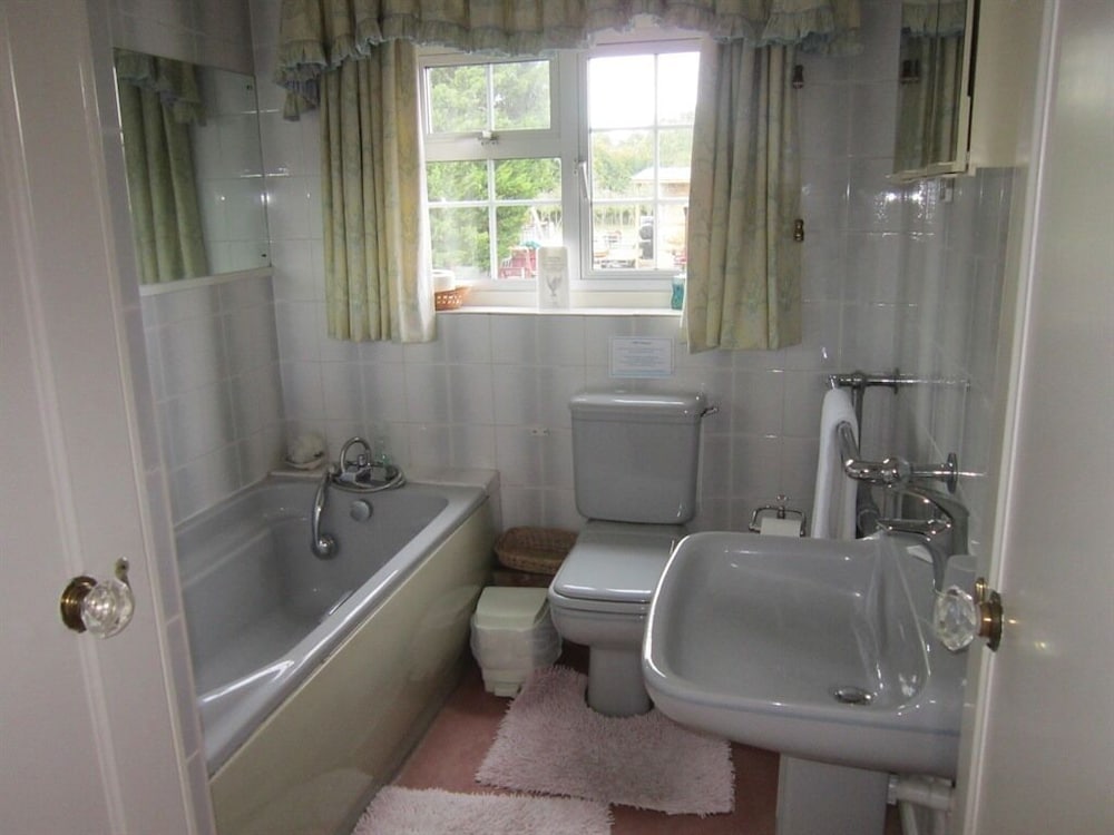 Sudbury Vacations - Newmans Hall - Property Image 1