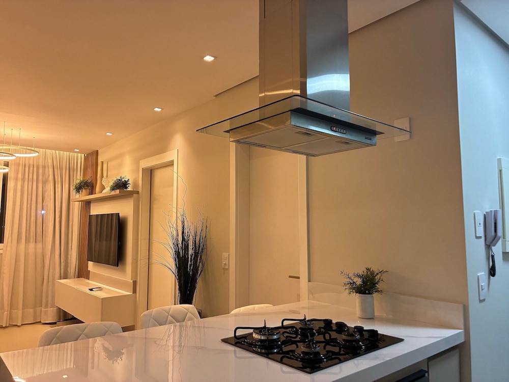 Condominium With Pool in Downtown Florianopolis - Cjos
