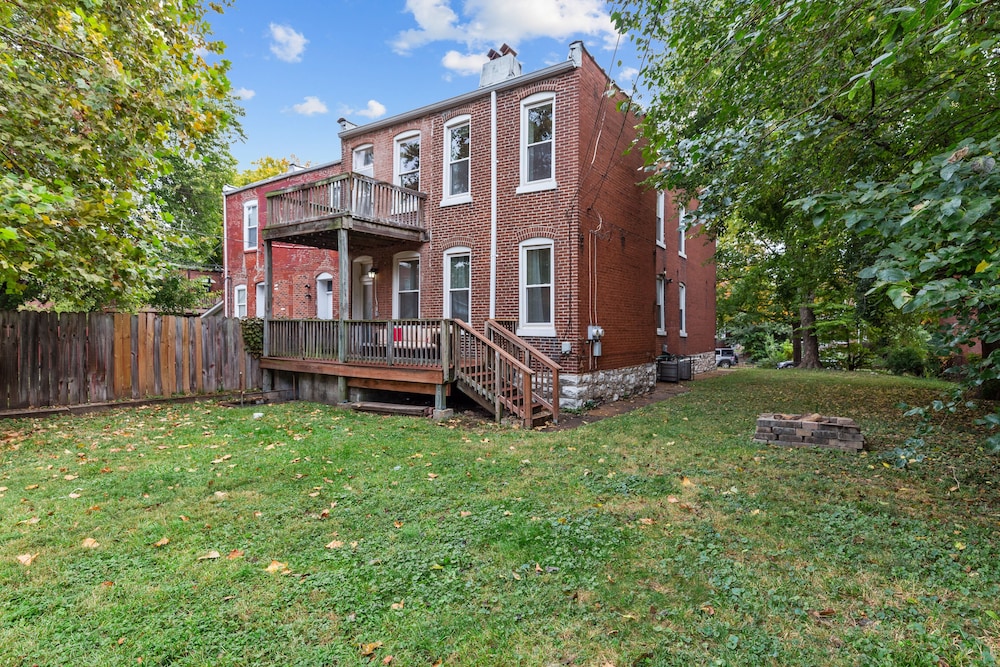 Lovely Historic Home in St Louis - JZ Vacation Rentals view 5