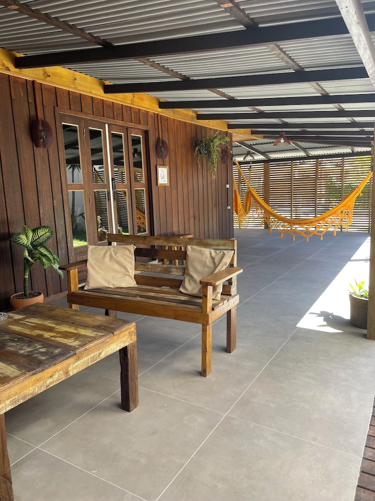 Shangri La Casas e Studios