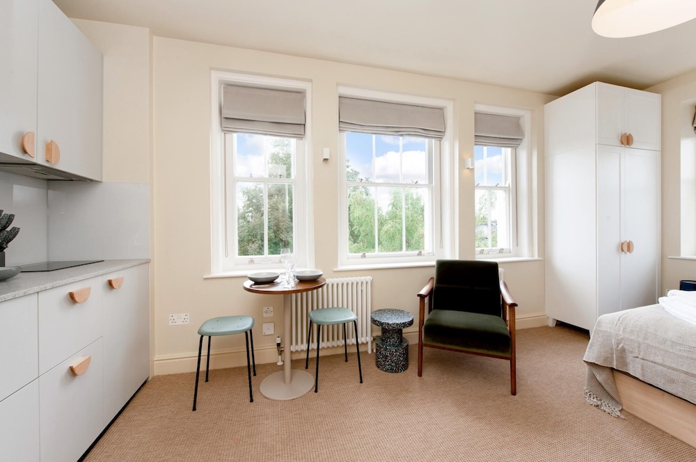 Bright Studio in Historic Camden Terrace