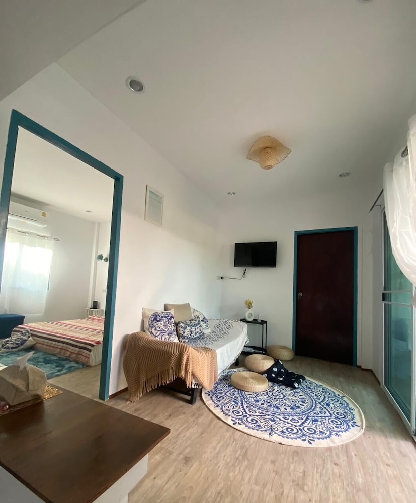Dream Villa Beachfront Sunset