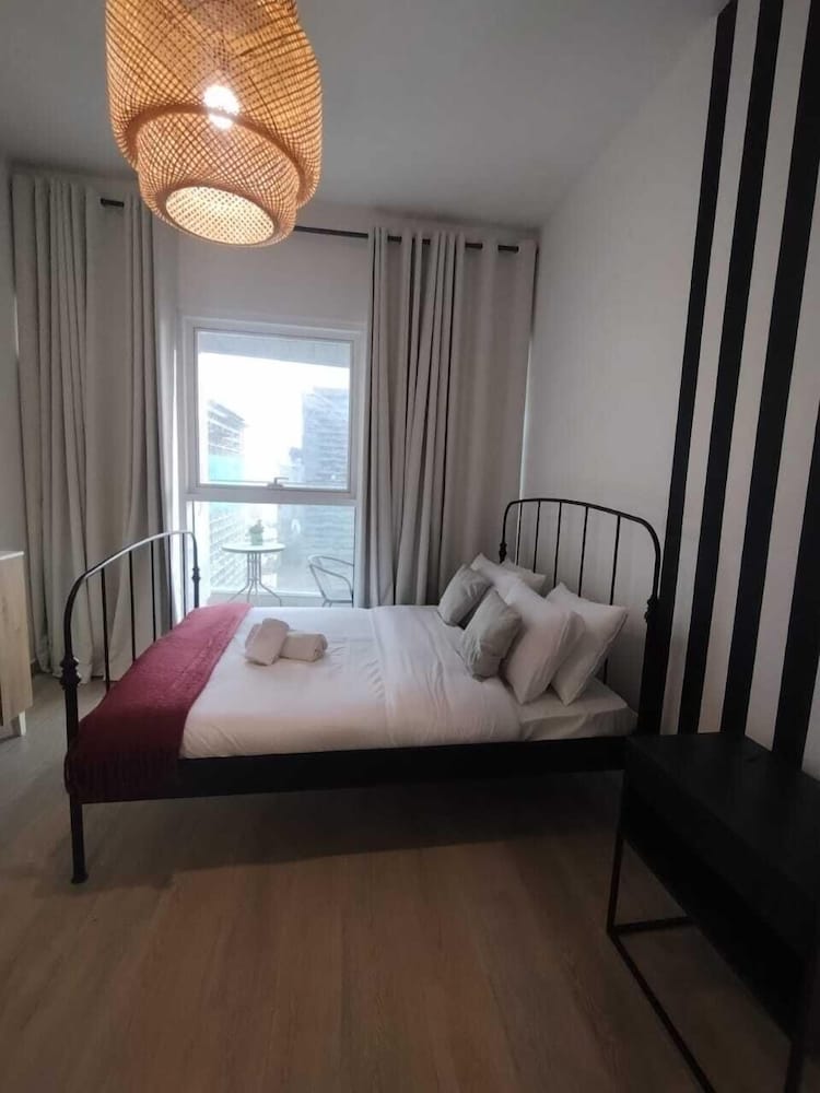 Stunning 1B With Balcony & City View - dubai