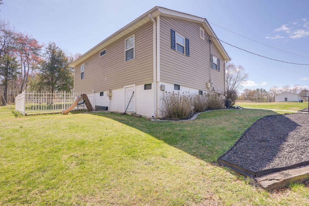 5 Mi to Dtwn Fredericksburg: Family Gem w/ Yard