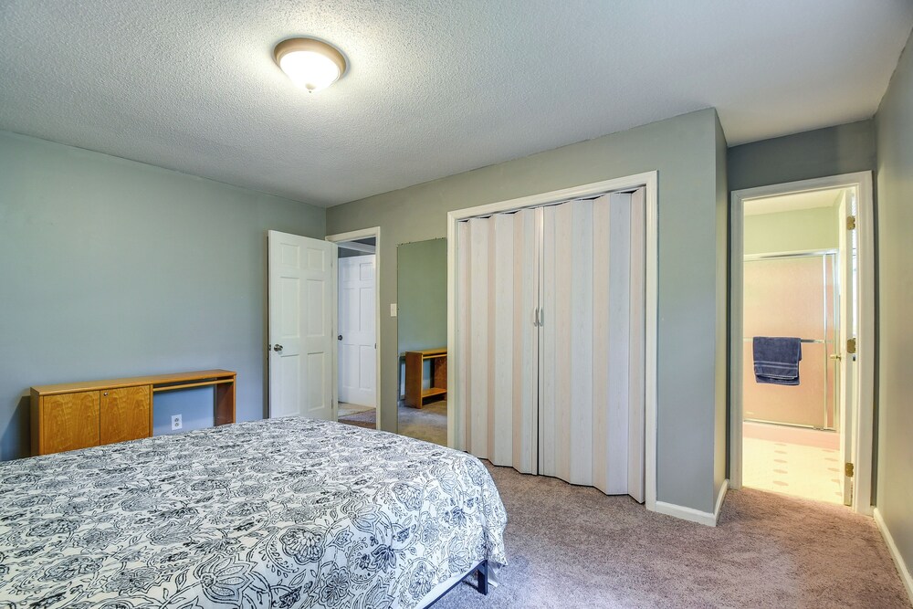 2 Mi to Dtwn: Spacious Home in Cary w/ Deck