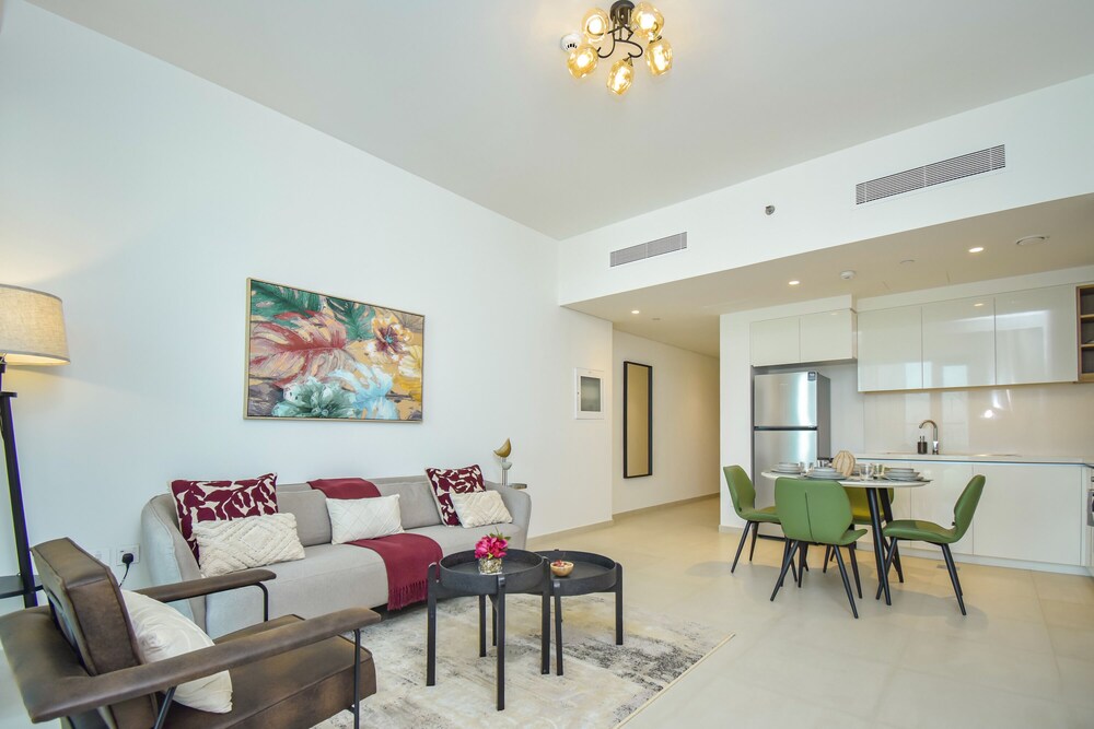 Lavish 2BR in Downtown Views Close to Dubai Mall Burj Khalifa