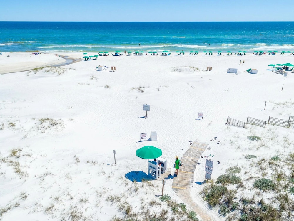Honeybee by Southern Vacation Rentals