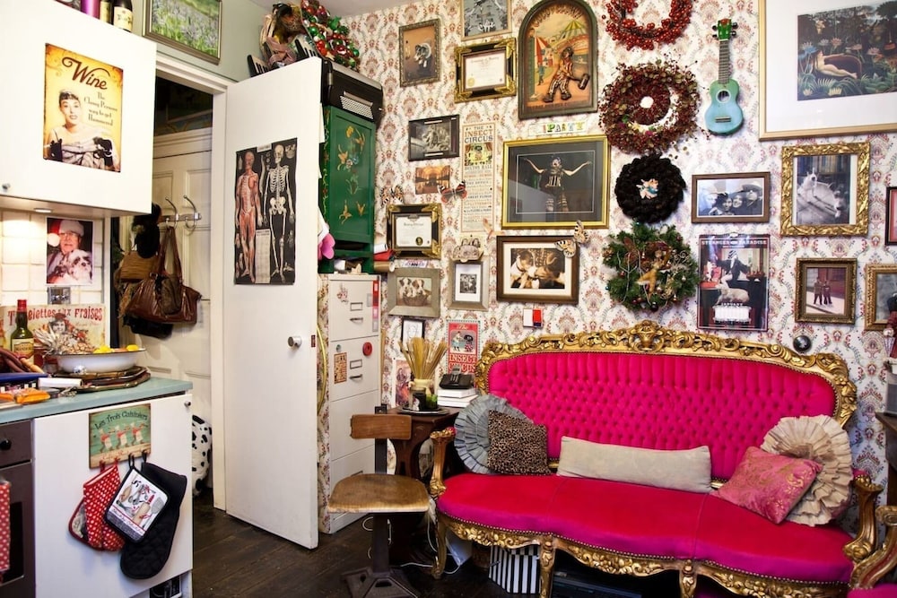 Boutique Bijoux Garden Flat in Vibrant Oval