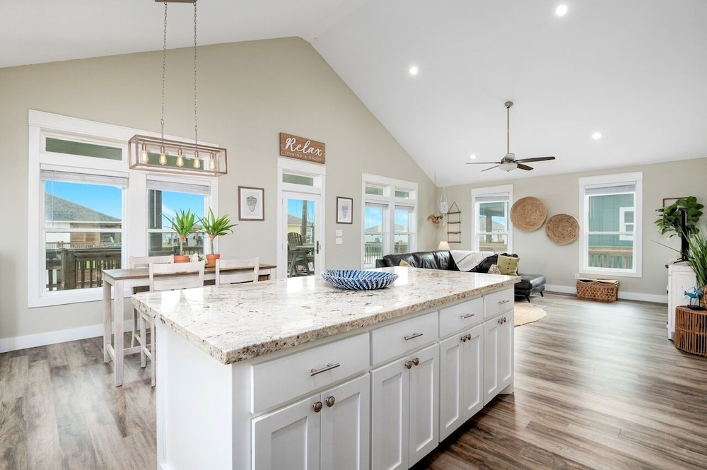Gulf Shores Retreat 3 Bedroom Home by RedAwning view 3