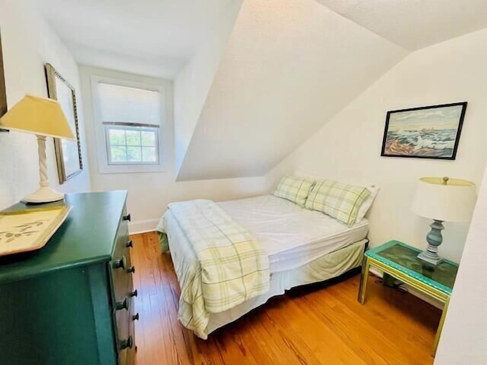 Mckean Avenue 8