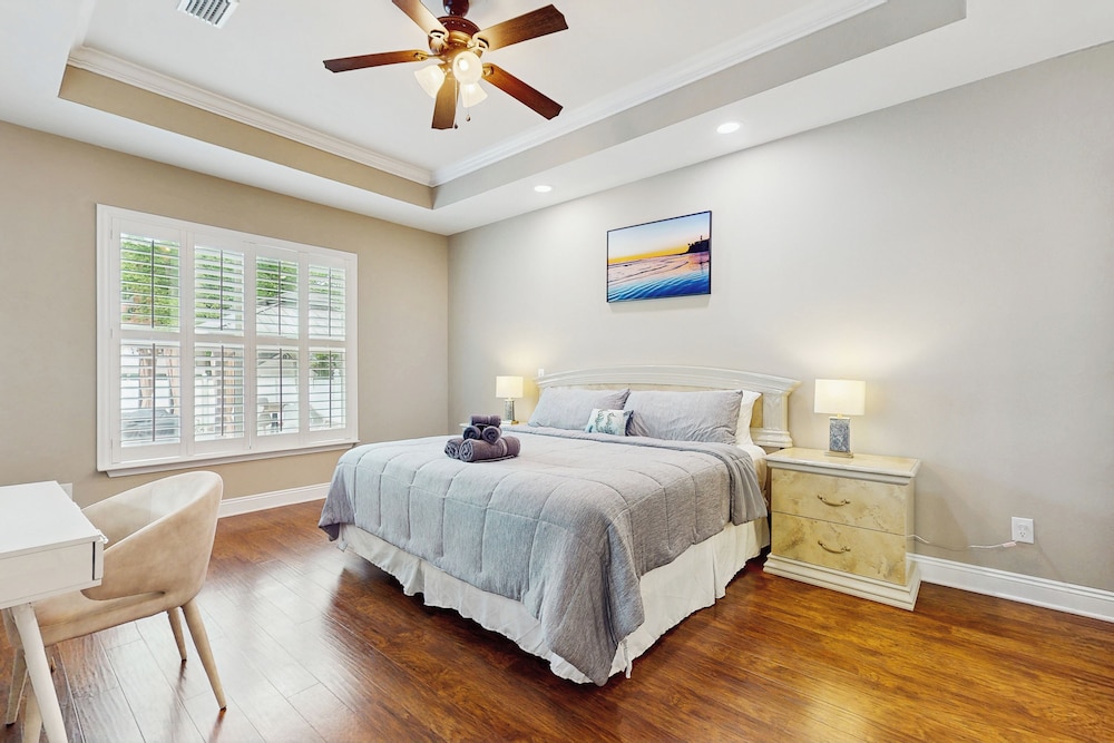 Spacious 5BR w/ Patio & W/D Near Beach