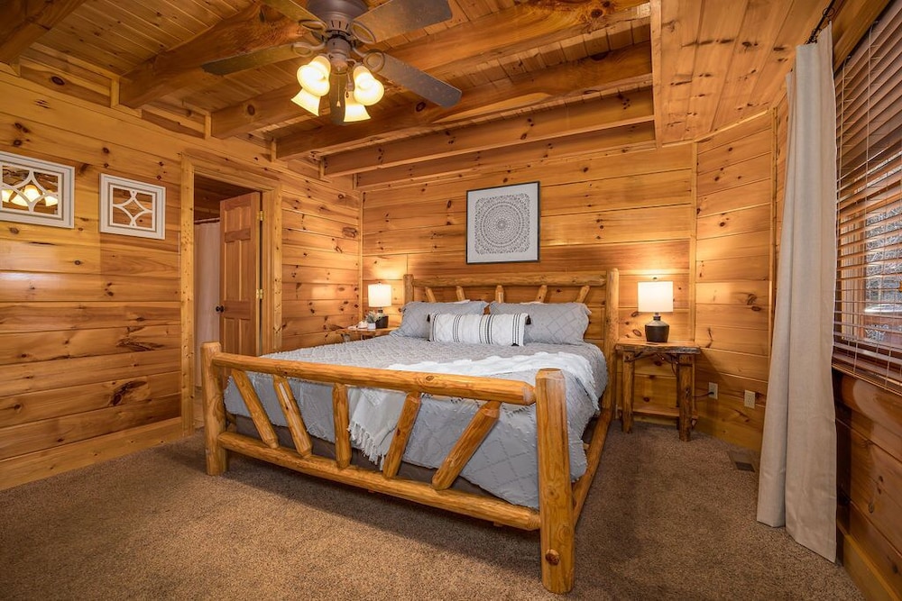 Playhouse Cinema - Four Bedroom Cabin view 5