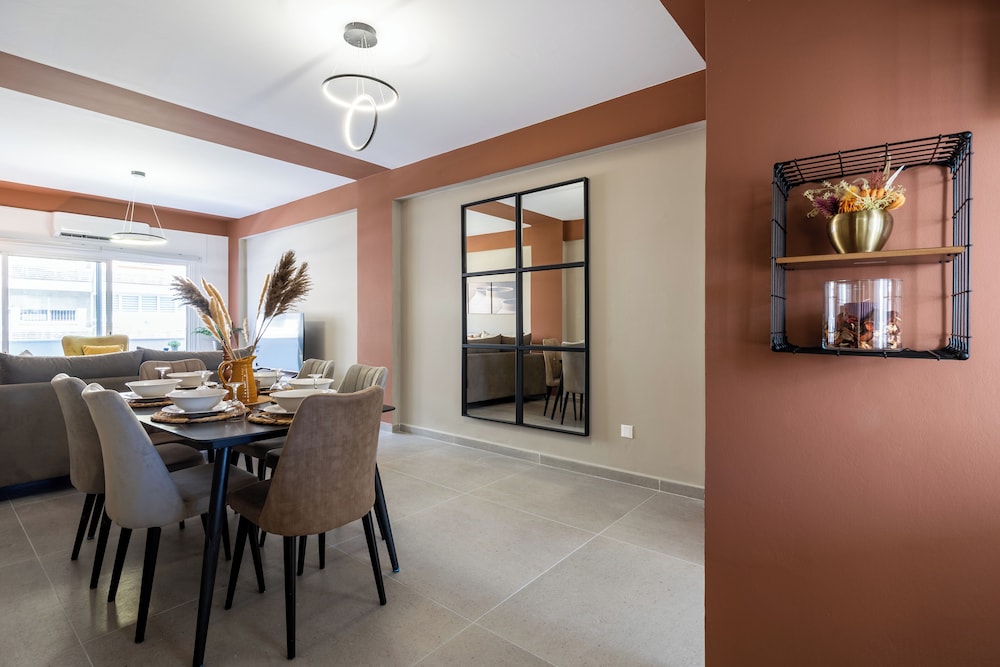 Oracle 2-BR Apt. & Balcony in Larnaca