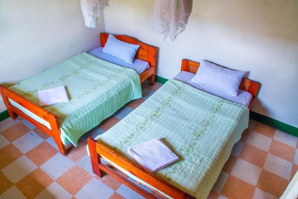 Sabinyo Guest House