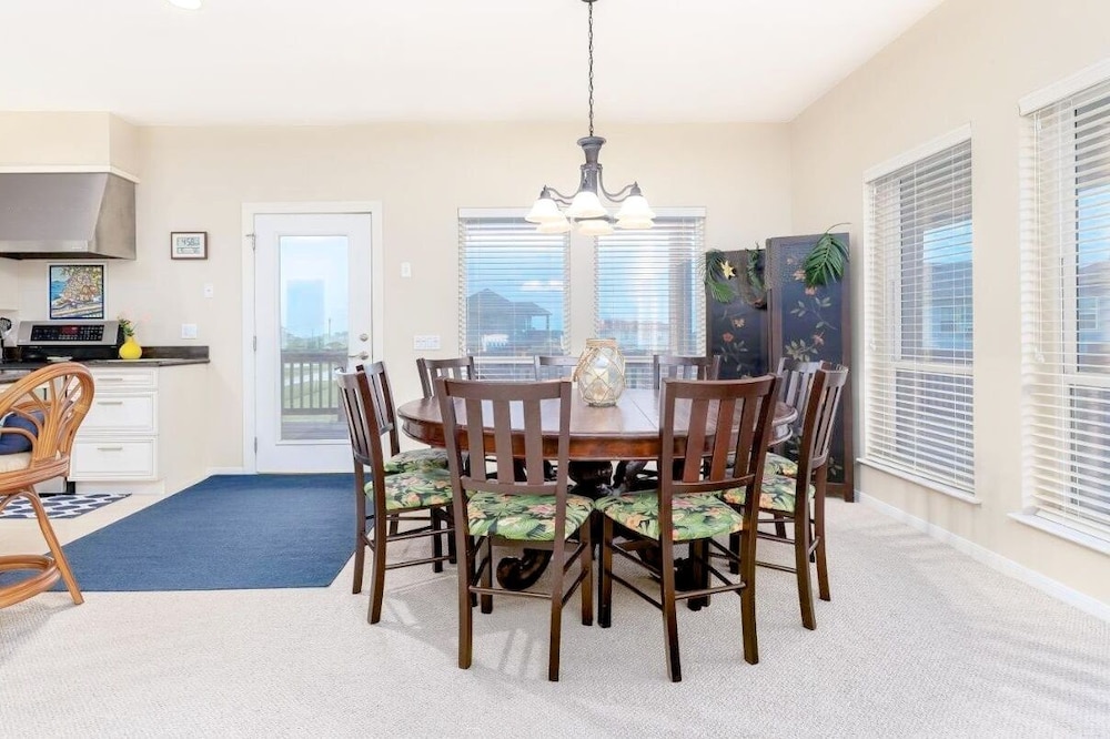 My Favorite Beach House 3 Bedroom Home by RedAwning view 5
