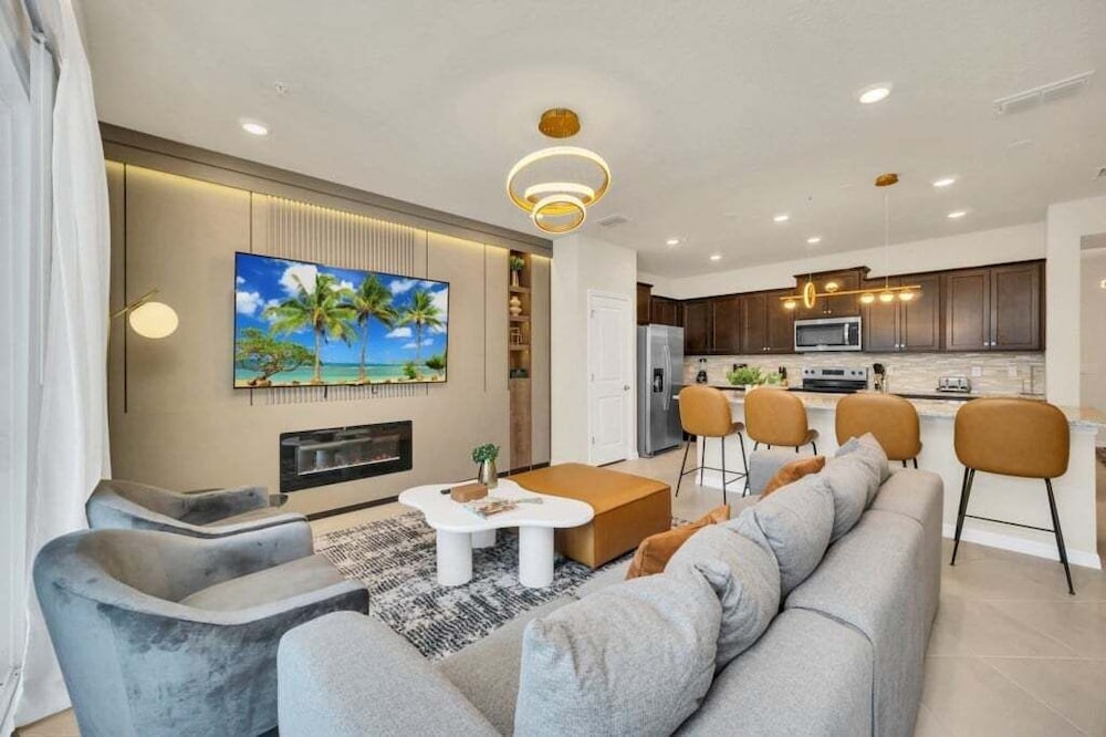 5 Bedroom Townhome With Private Splash Pool! 5 Townhouse
