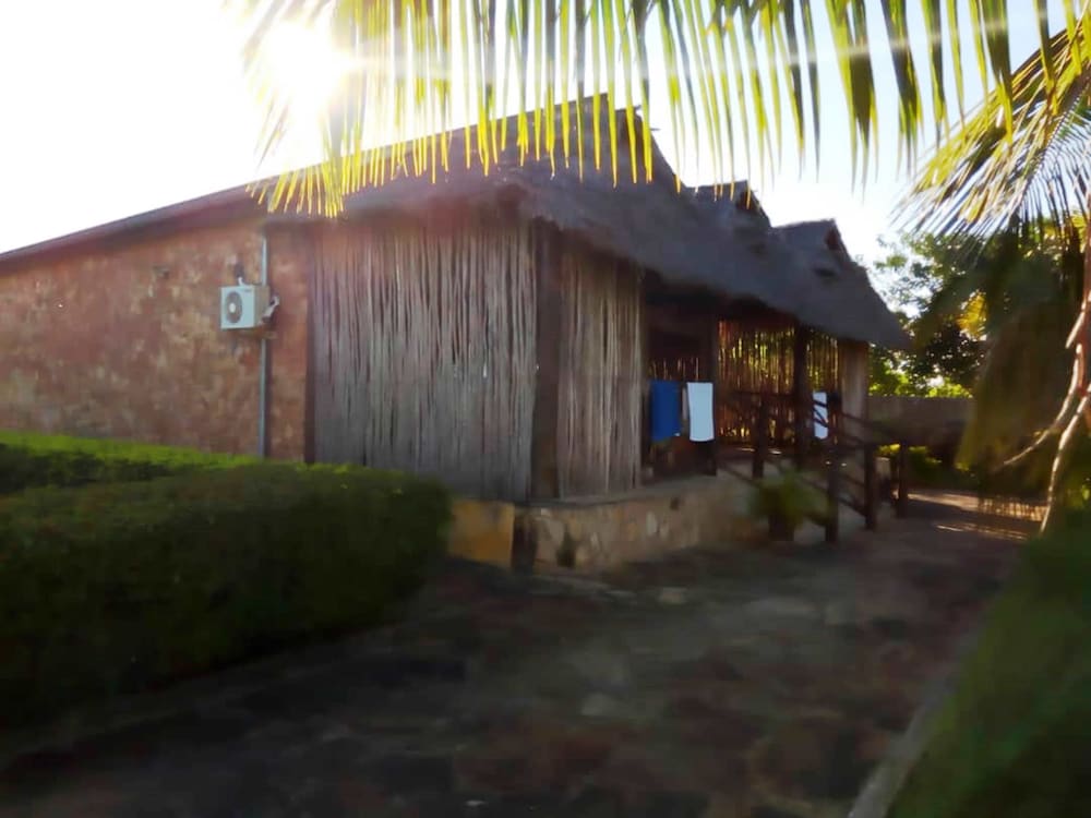 Zan Oceans Resort