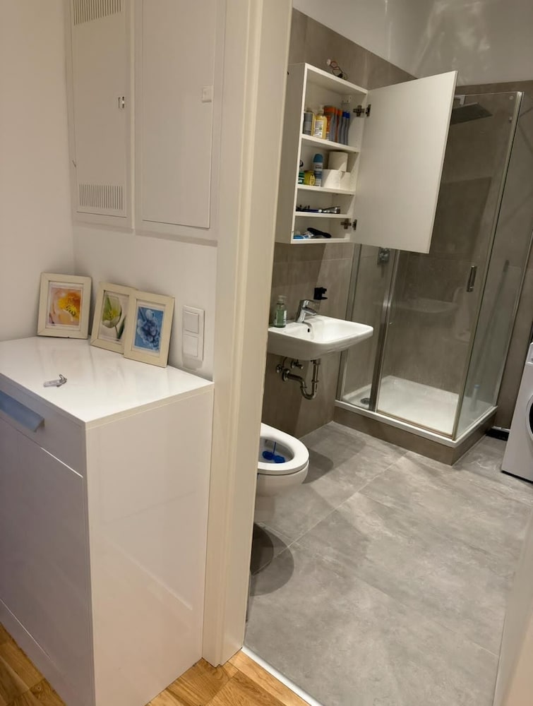 Comfort 1BR Studio Near Matzleinsdorfer