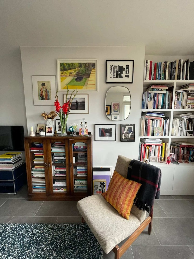 Contemporary 1BD Flat W/balcony - Stoke Newington!
