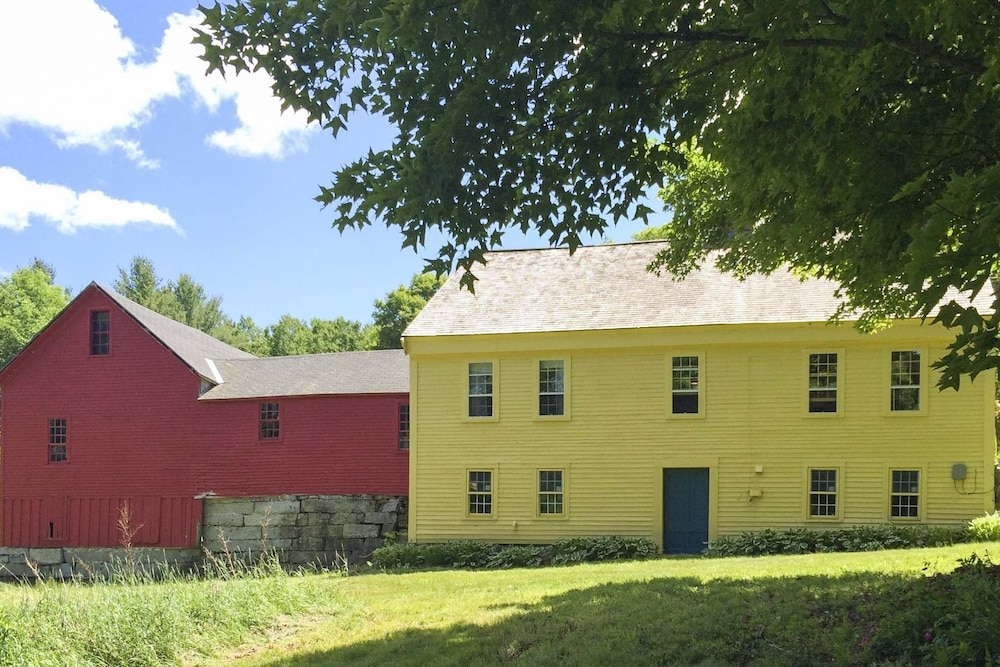 Historic Hanover Area Home, 16 Miles to Dartmouth!