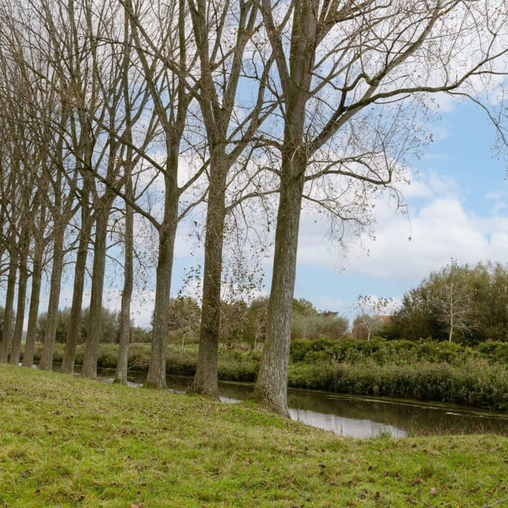 BE BRG Kerk 54 in Damme