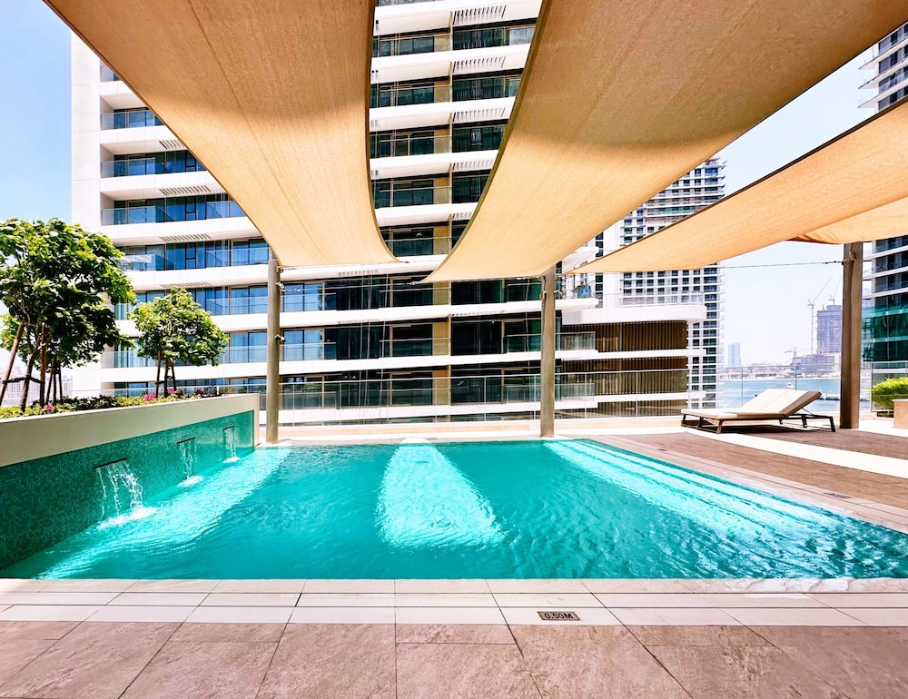 Premium 2BR Emaar Beachfront w Beach Access